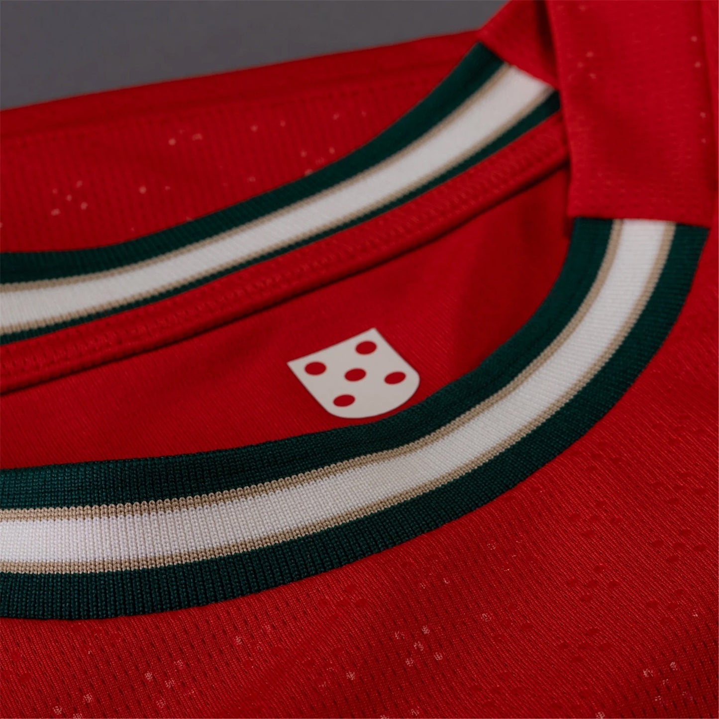 P Camiseta Local Portugal Cristiano Ronaldo 25/26 (Rojo Deporte/Almendra Azucarada)